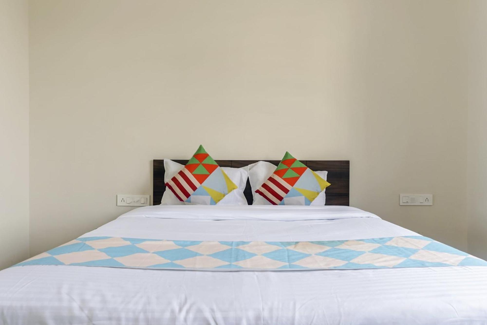 Hotel O Home Elegant Prime Ville Chinchvad Esterno foto