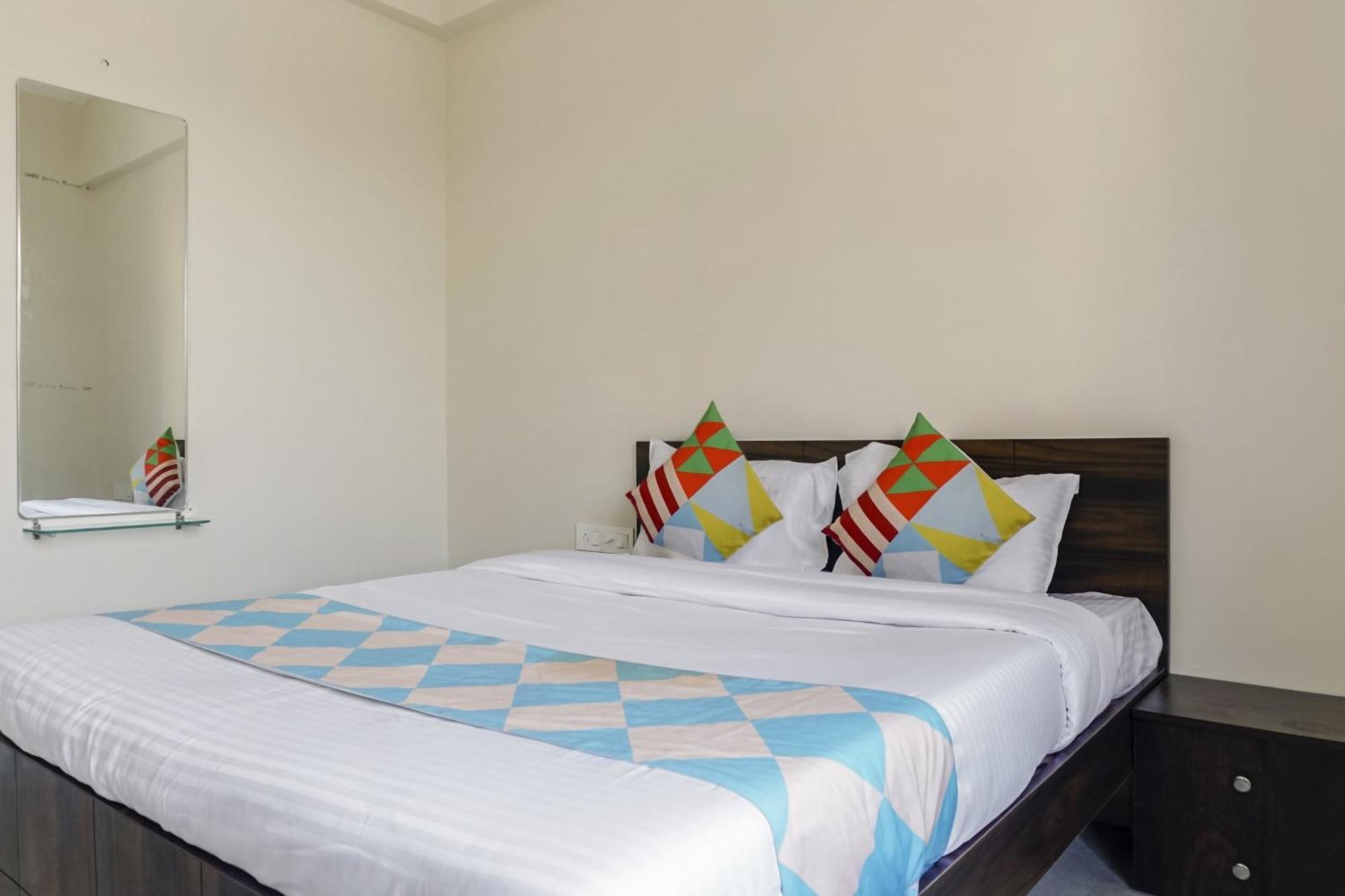 Hotel O Home Elegant Prime Ville Chinchvad Esterno foto