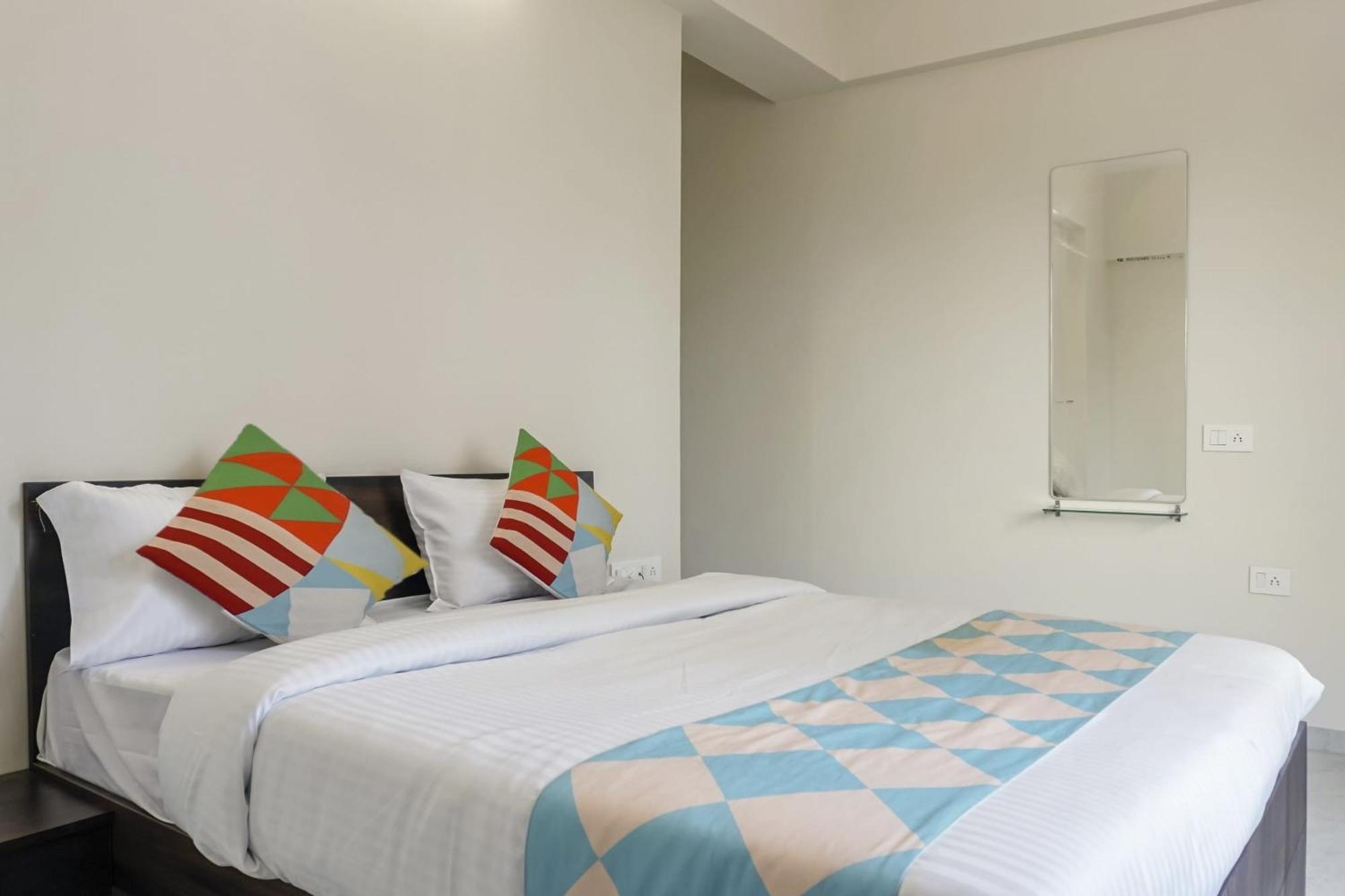 Hotel O Home Elegant Prime Ville Chinchvad Esterno foto